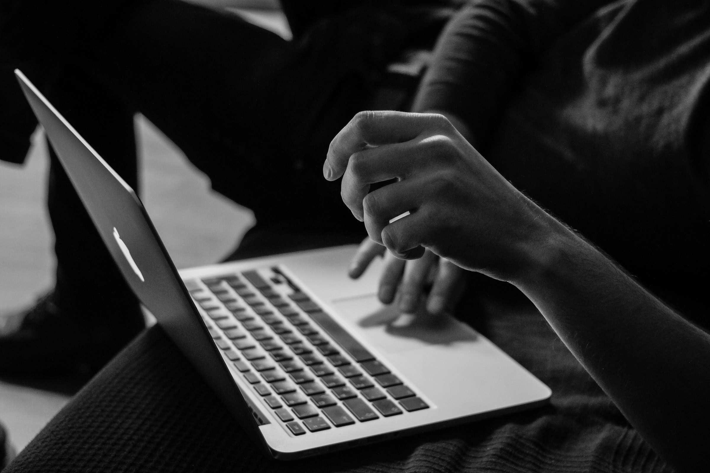 How to Choose the Right AI Watermark for 2026 Compliance